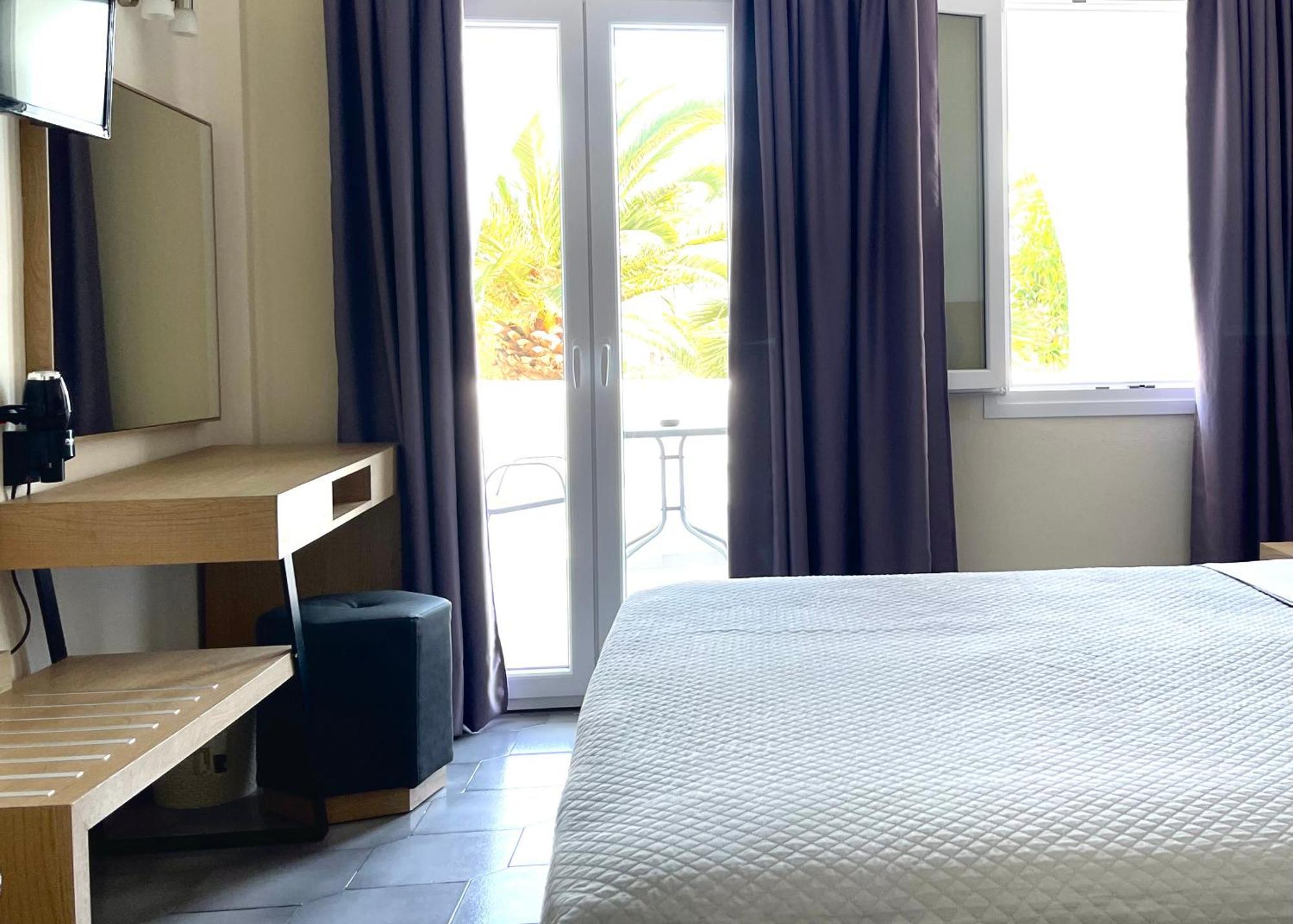 Albatros Hotel Fira  Dış mekan fotoğraf
