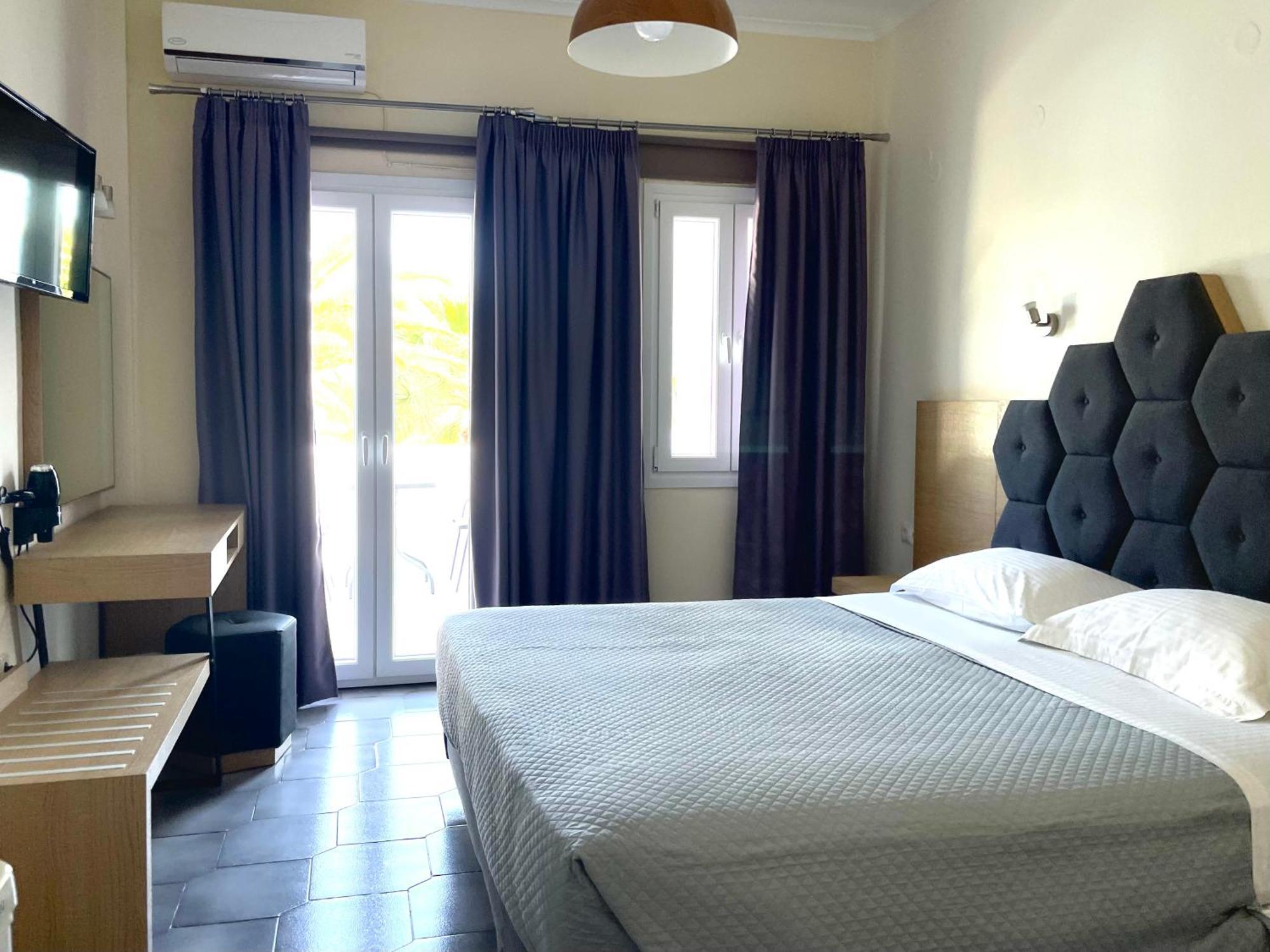 Albatros Hotel Fira  Dış mekan fotoğraf