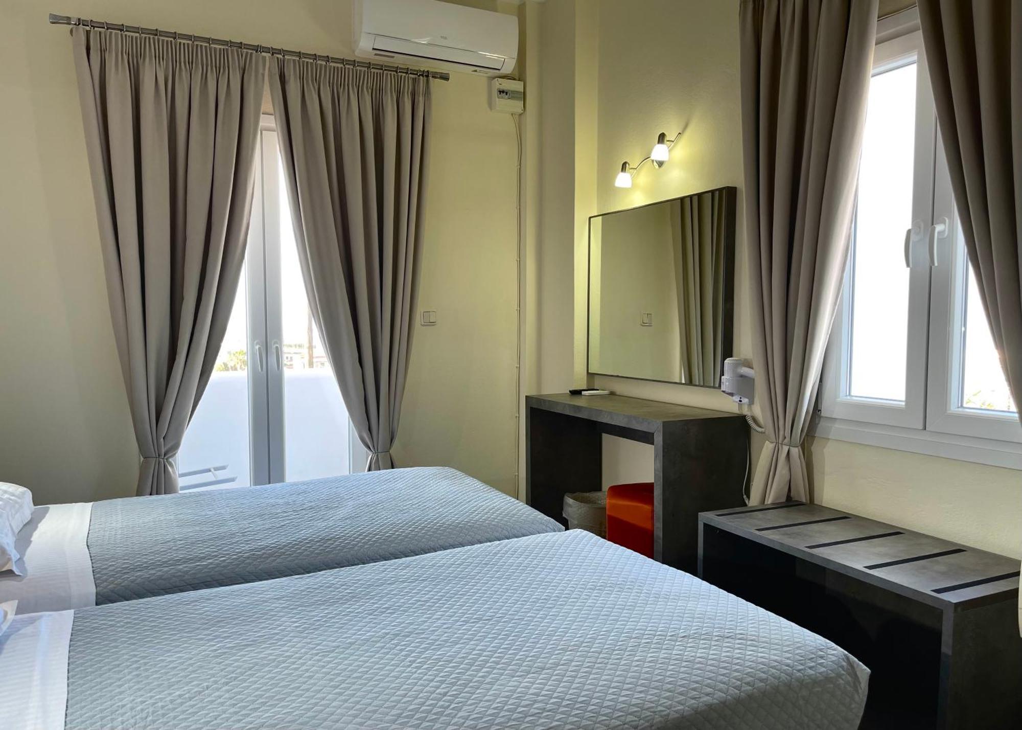 Albatros Hotel Fira  Dış mekan fotoğraf